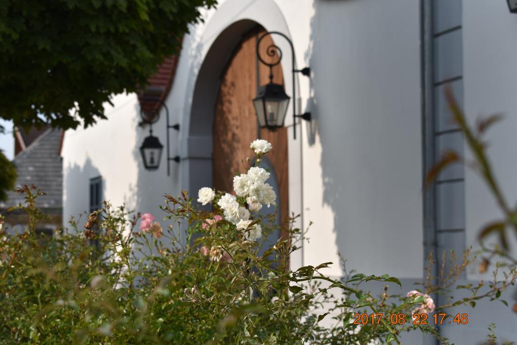 Bagolyvár Fogadó- Újfalusy Márton Vendégház Zirc Exterior foto
